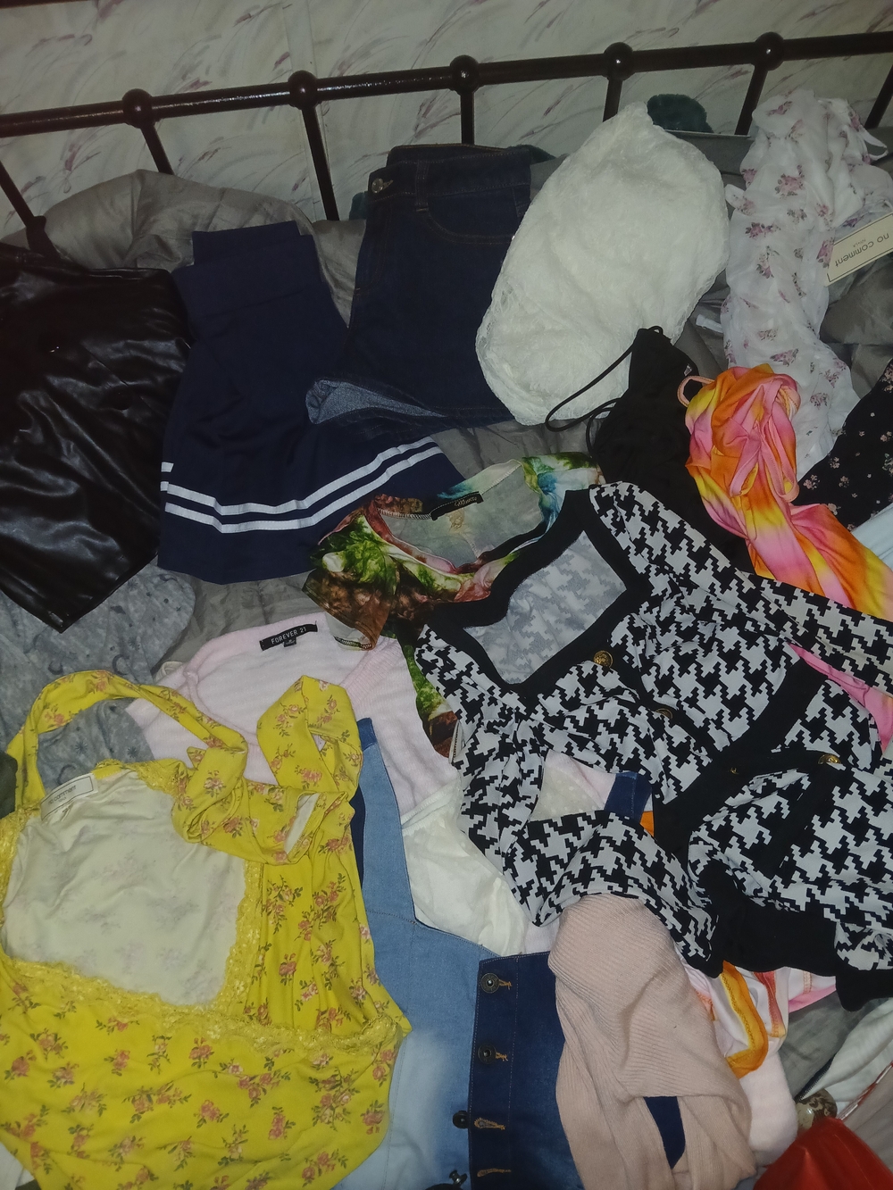 Lot Of 21 Mix Clothing
